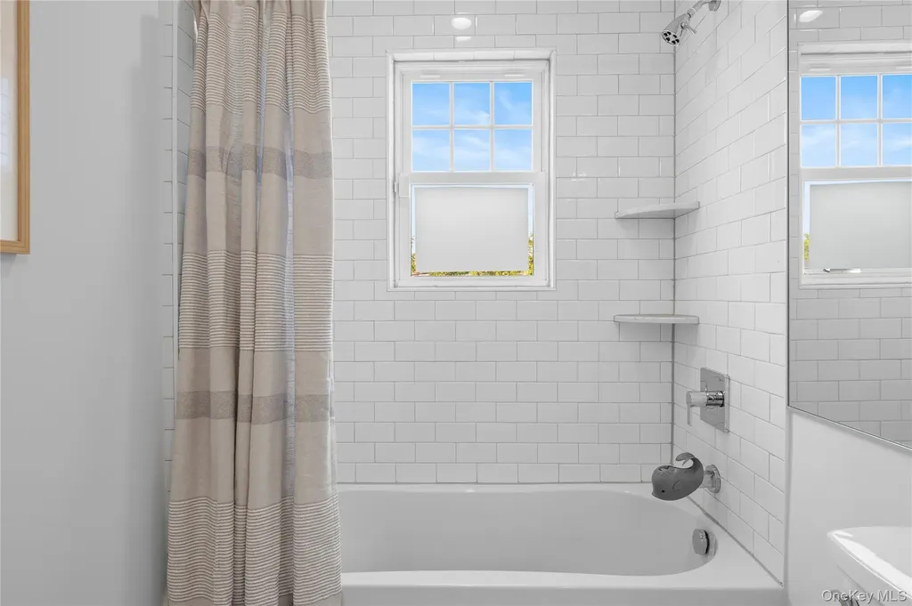 8 Piper Place Old Bethpage NY 11804