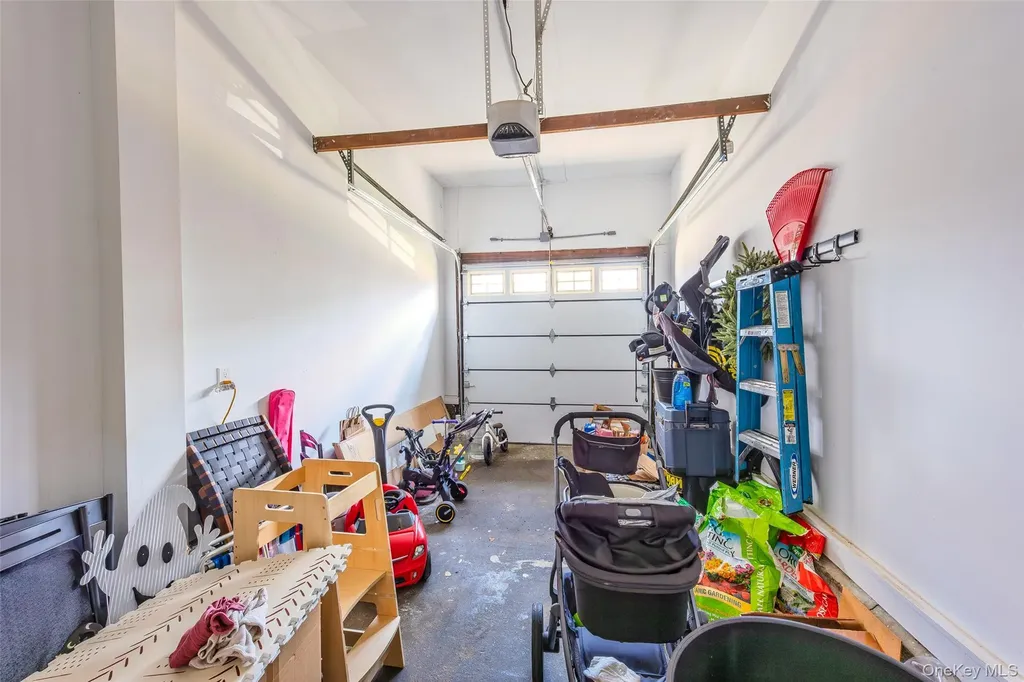 8 Piper Place Old Bethpage NY 11804
