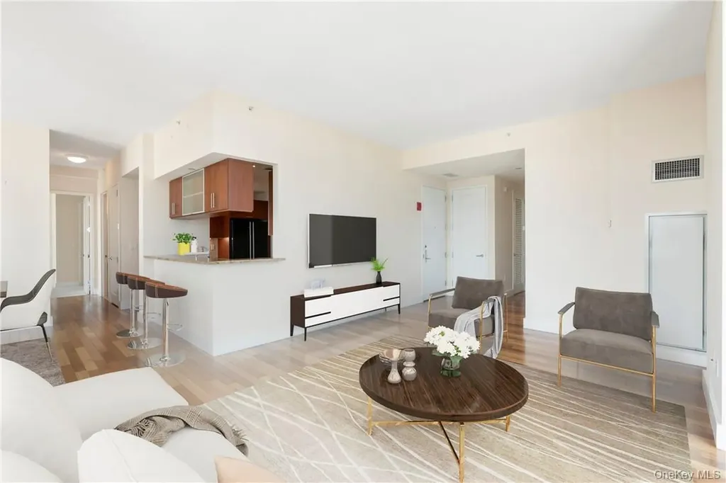 175 Huguenot Street New Rochelle NY 10801