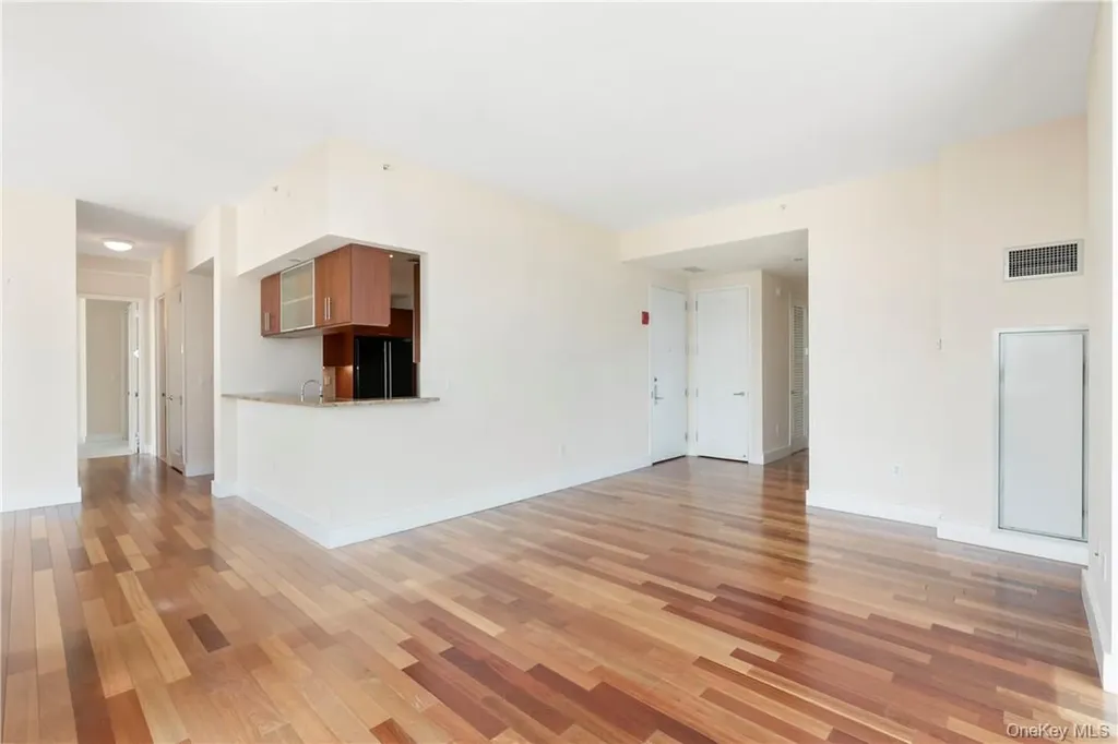 175 Huguenot Street New Rochelle NY 10801