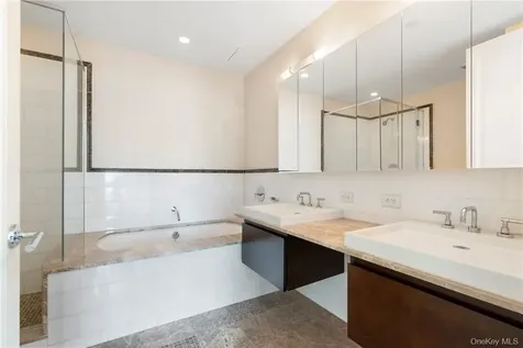 175 Huguenot Street New Rochelle NY 10801