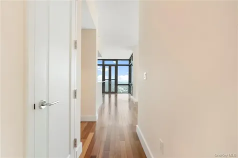 175 Huguenot Street New Rochelle NY 10801