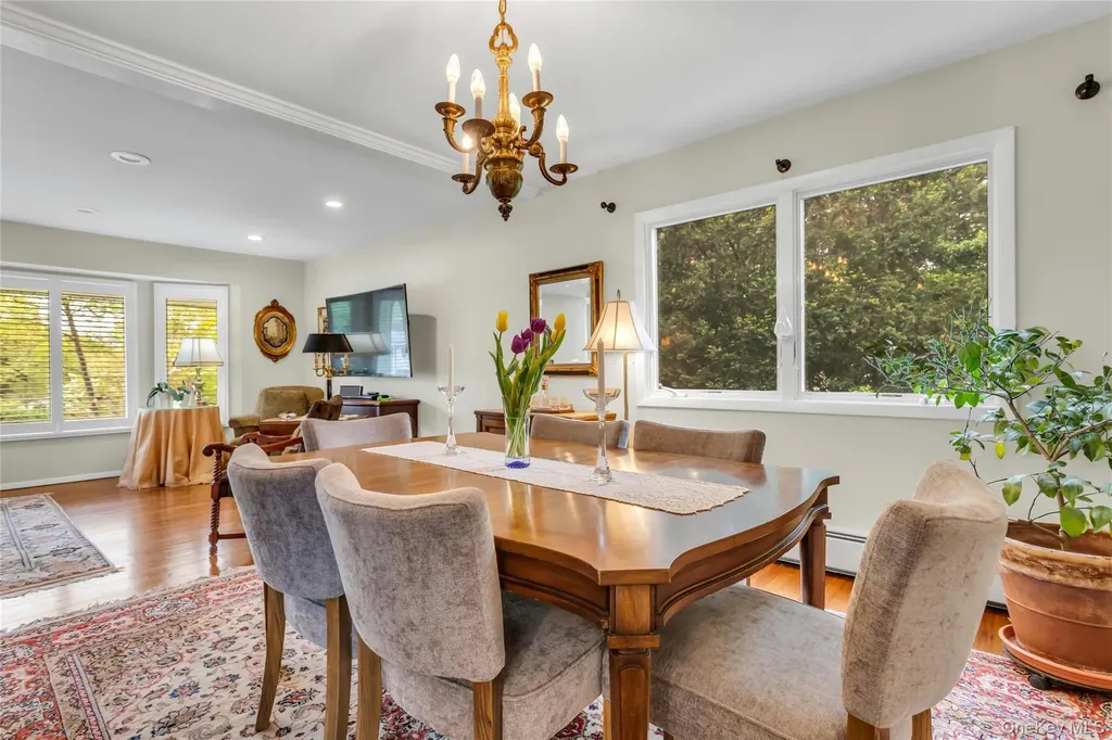 28 Penguin Lane Commack NY 11725