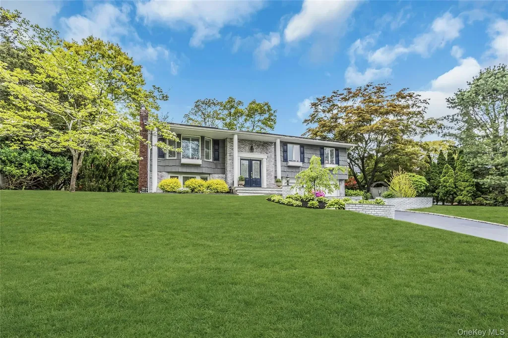 28 Penguin Lane Commack NY 11725