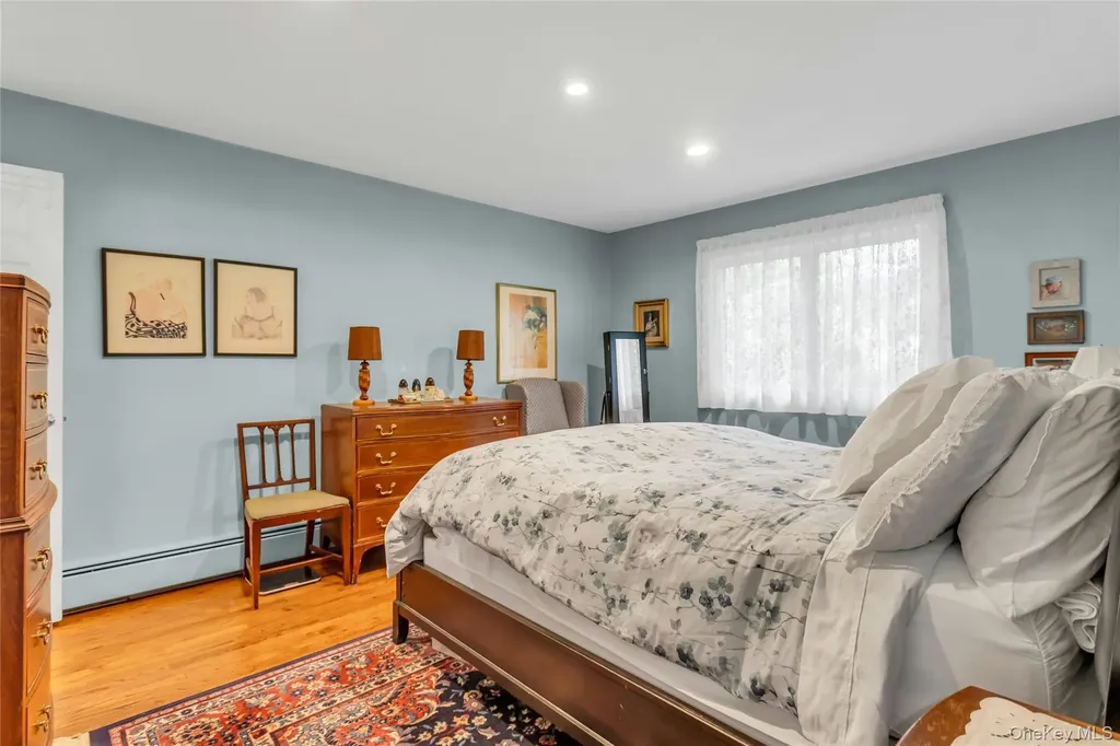 28 Penguin Lane Commack NY 11725