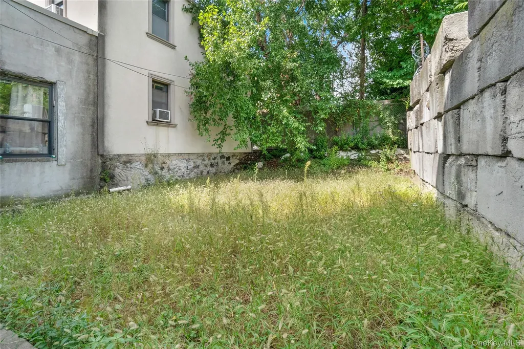 213 Johnson Avenue Brooklyn NY 11206