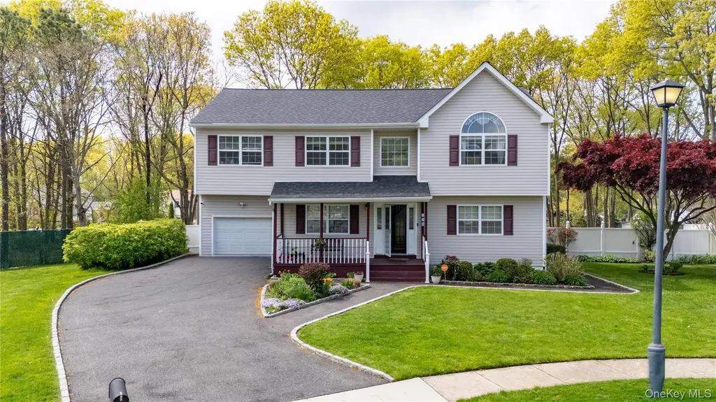 120 Pheasant Circle Brentwood NY 11717
