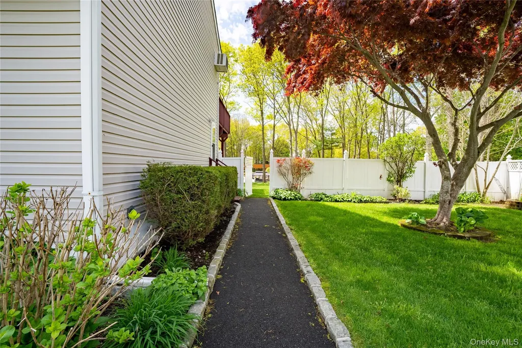 120 Pheasant Circle Brentwood NY 11717