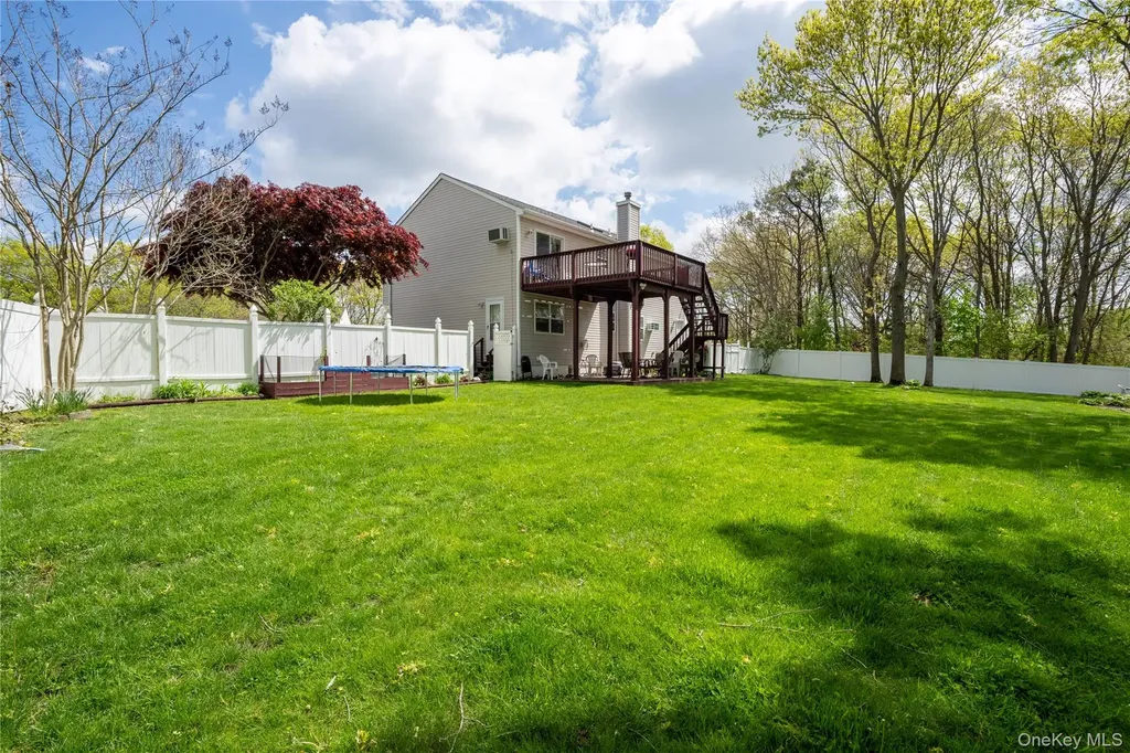 120 Pheasant Circle Brentwood NY 11717
