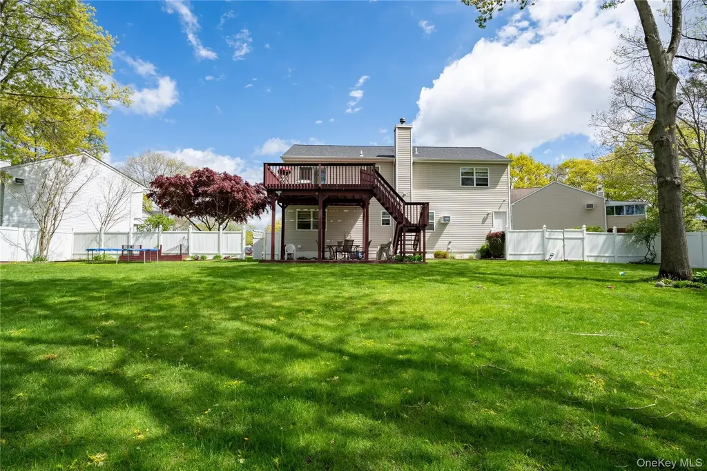 120 Pheasant Circle Brentwood NY 11717