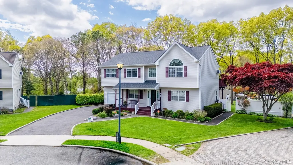 120 Pheasant Circle Brentwood NY 11717