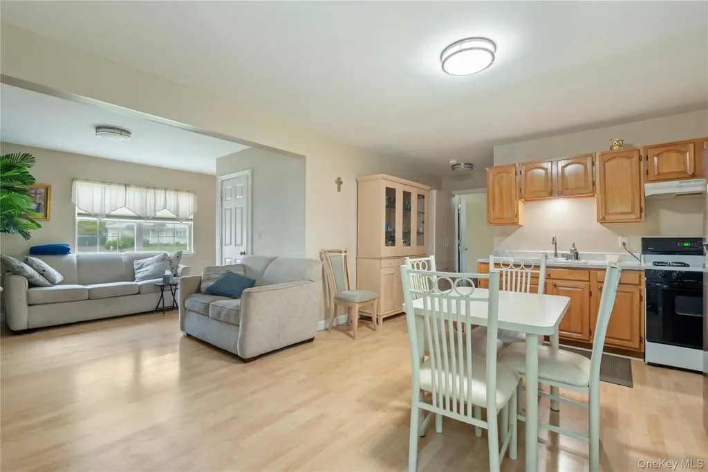 120 Pheasant Circle Brentwood NY 11717