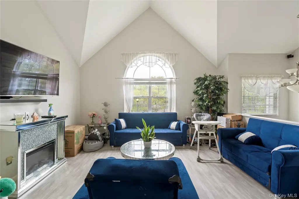 120 Pheasant Circle Brentwood NY 11717