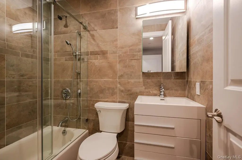 661 W Broadway Long Beach NY 11561