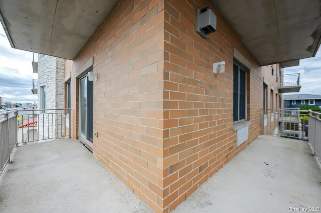 661 W Broadway Long Beach NY 11561
