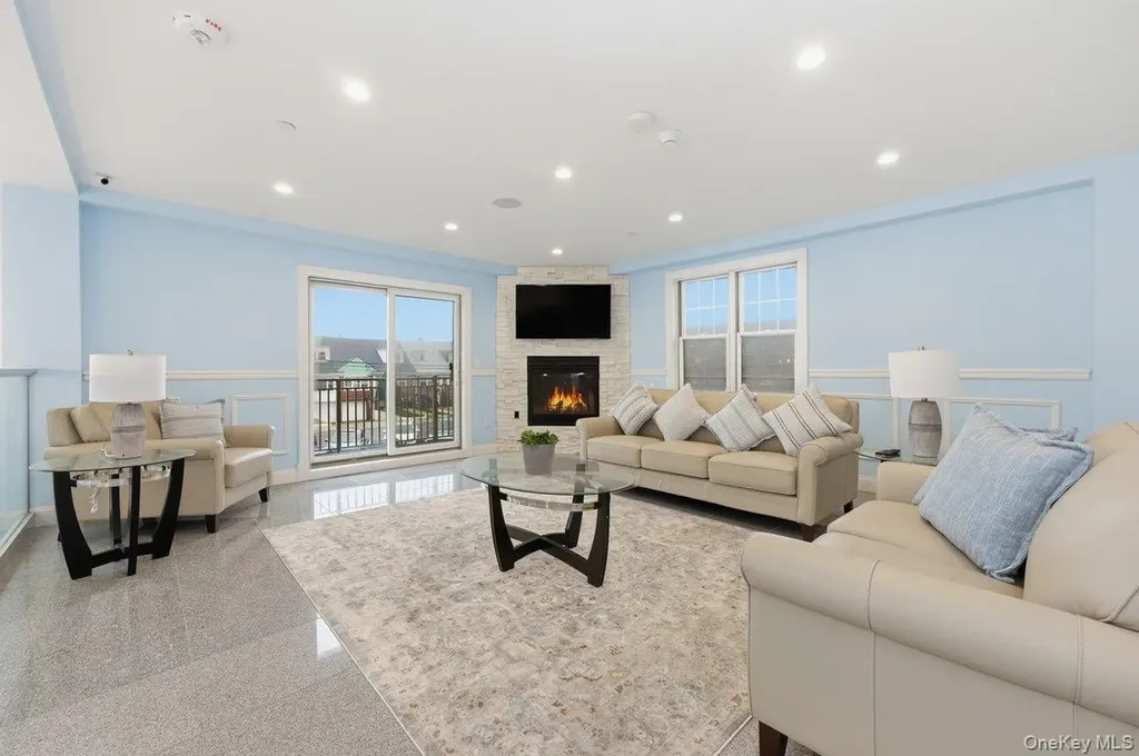 661 W Broadway Long Beach NY 11561