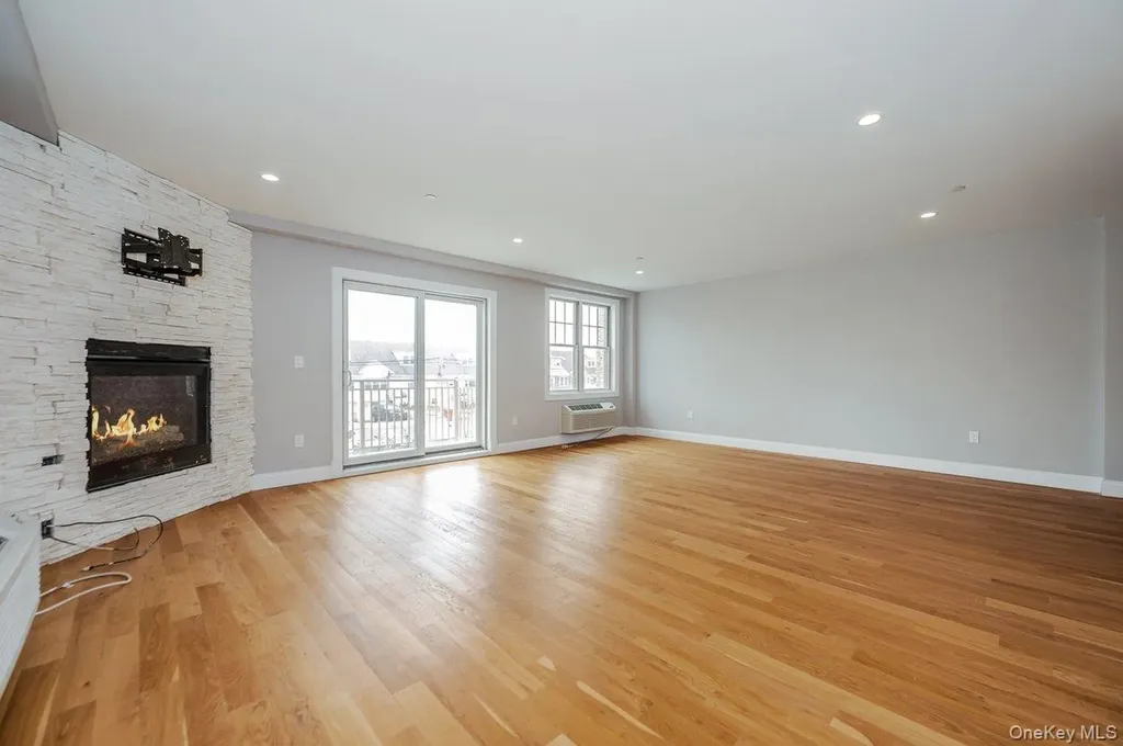 661 W Broadway Long Beach NY 11561
