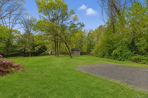 64 Giant Oak Road Ridge NY 11961