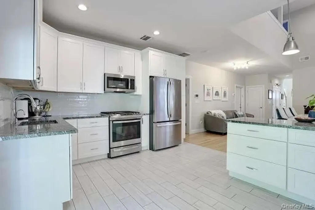 11 Silverwood Circle Suffern NY 10901