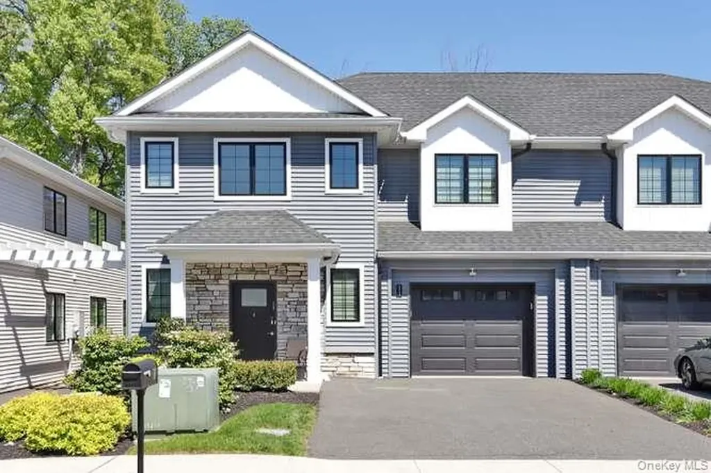 11 Silverwood Circle Suffern NY 10901