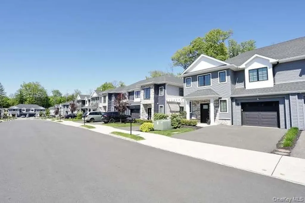 11 Silverwood Circle Suffern NY 10901