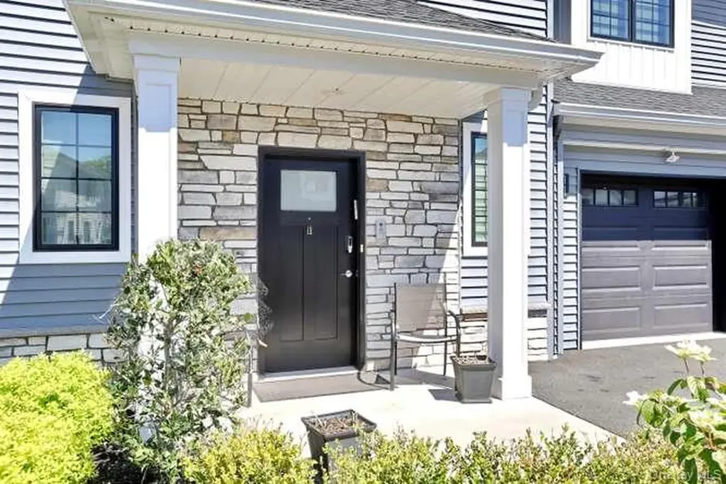 11 Silverwood Circle Suffern NY 10901
