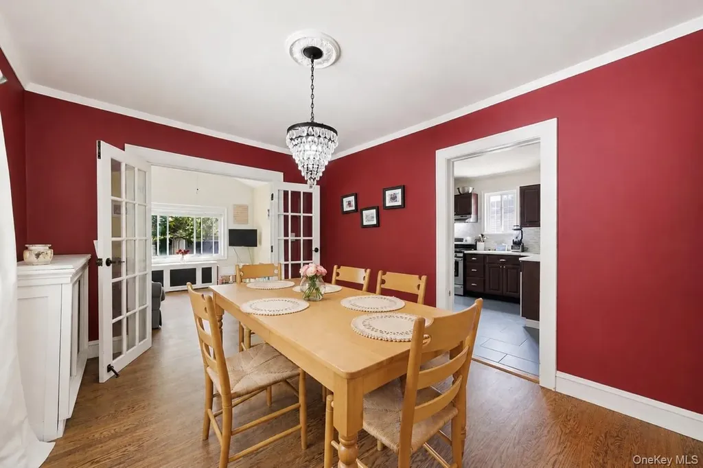 90 Vincent Place Lynbrook NY 11563