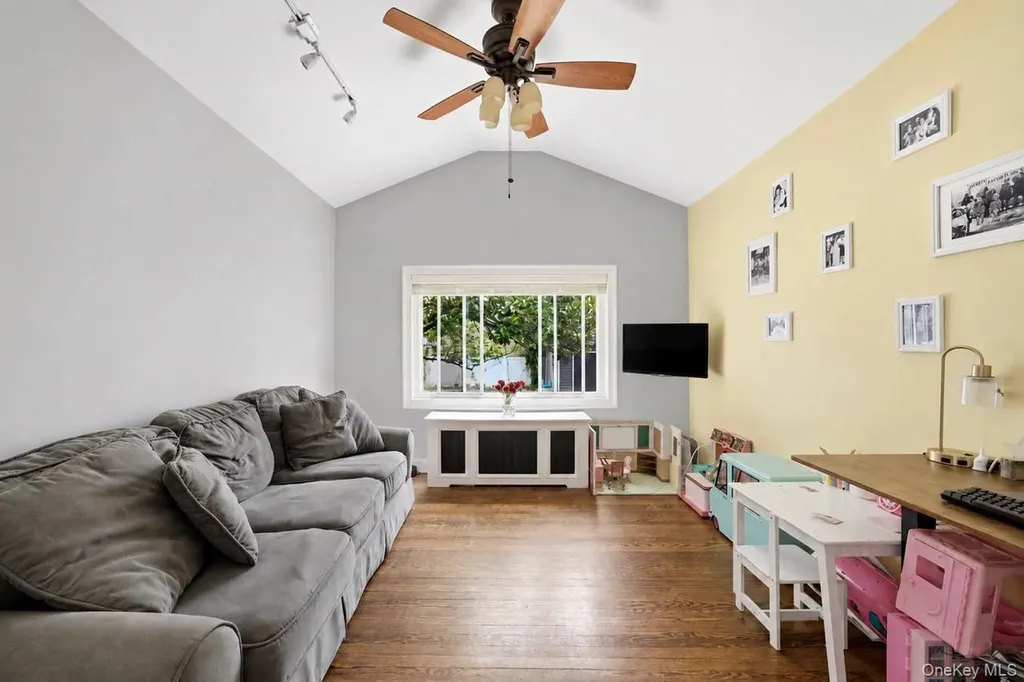 90 Vincent Place Lynbrook NY 11563