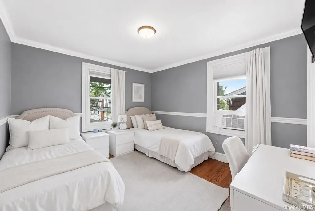 90 Vincent Place Lynbrook NY 11563