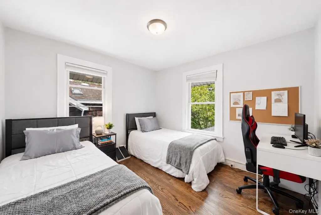 90 Vincent Place Lynbrook NY 11563