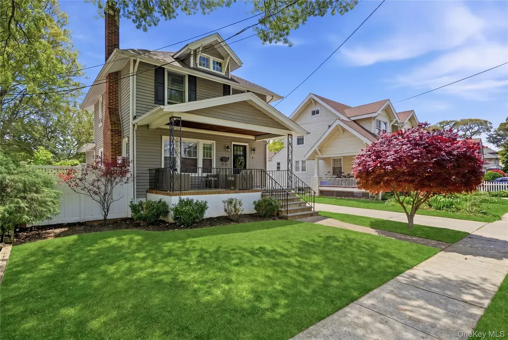 90 Vincent Place Lynbrook NY 11563