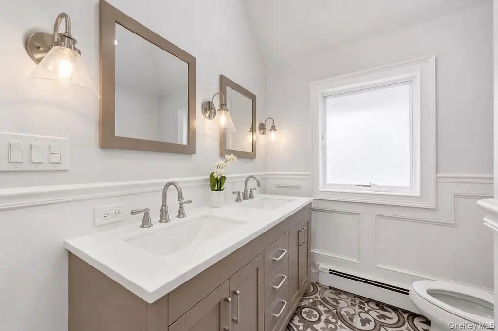 90 Vincent Place Lynbrook NY 11563