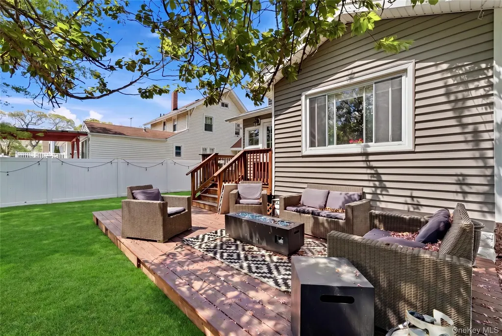 90 Vincent Place Lynbrook NY 11563