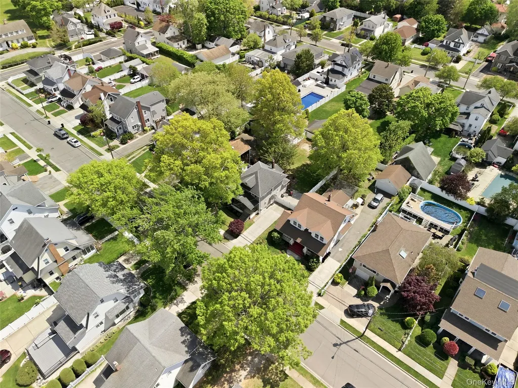 90 Vincent Place Lynbrook NY 11563