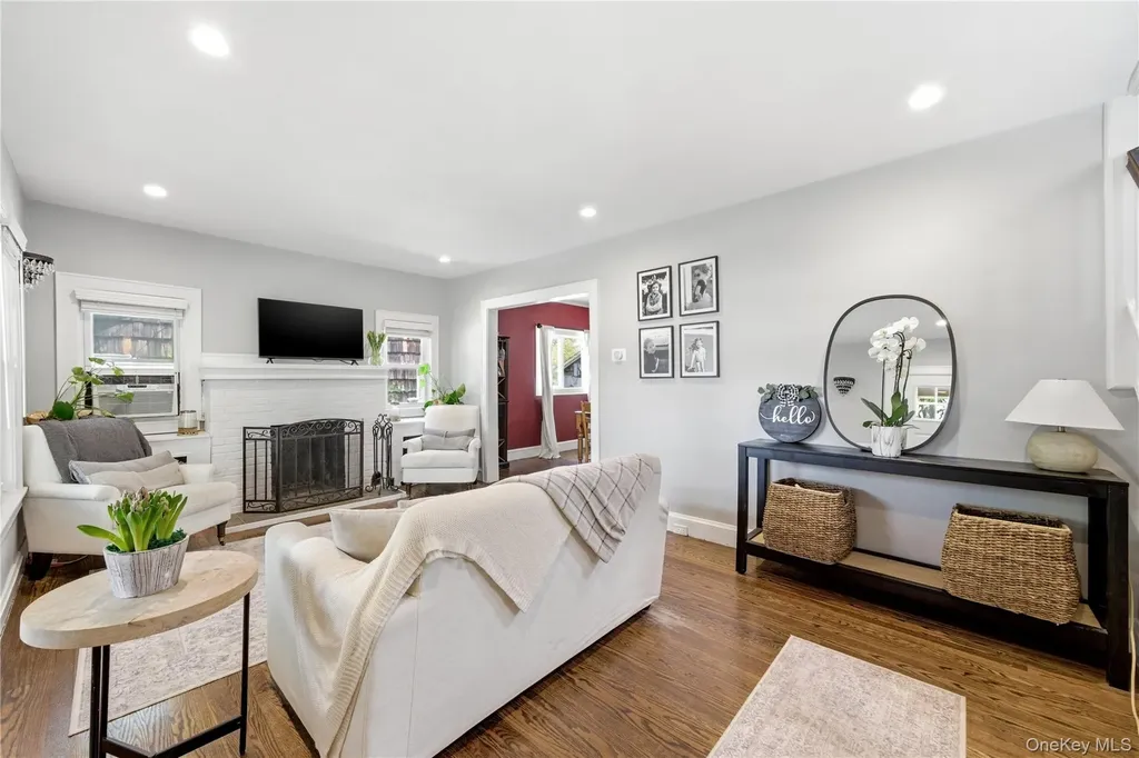 90 Vincent Place Lynbrook NY 11563