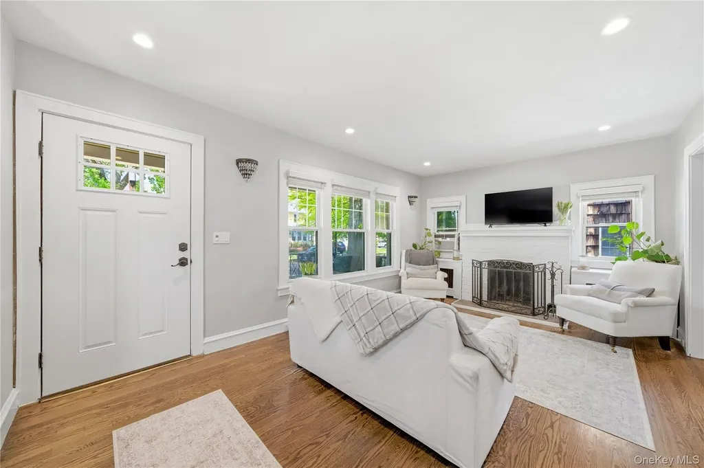 90 Vincent Place Lynbrook NY 11563