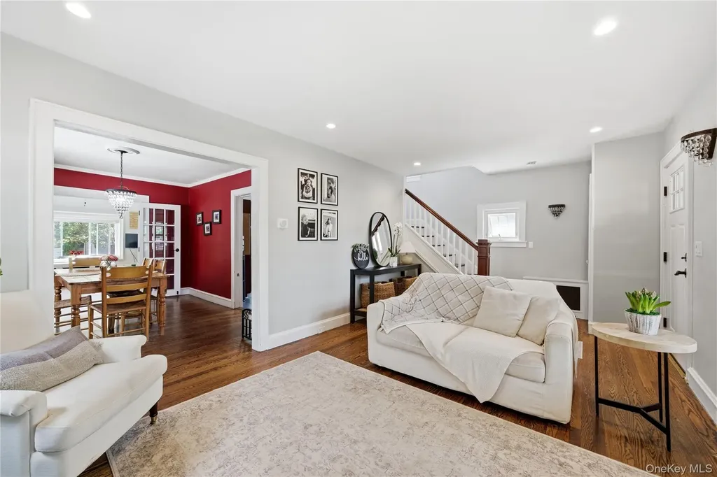 90 Vincent Place Lynbrook NY 11563