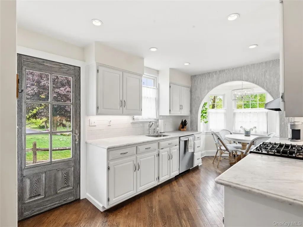 2 Longview Road Port Washington NY 11050