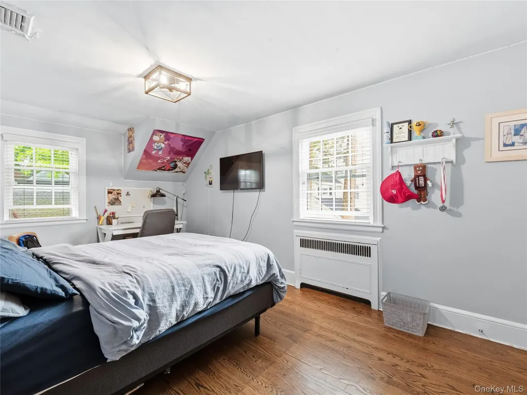 2 Longview Road Port Washington NY 11050