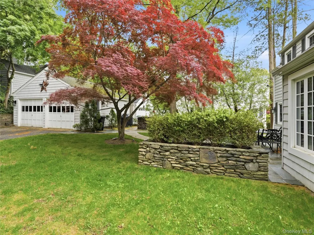 2 Longview Road Port Washington NY 11050