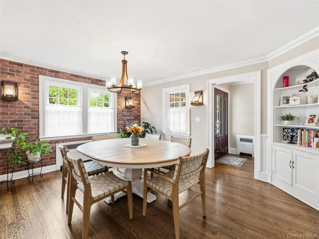 2 Longview Road Port Washington NY 11050