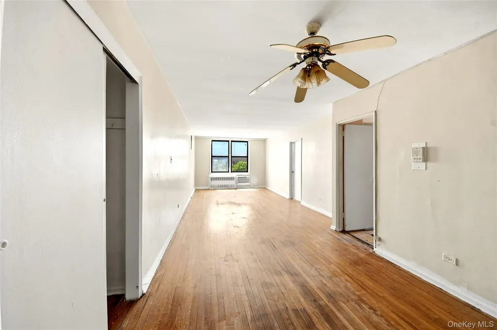 3531 Bronxwood Bronx NY 10469