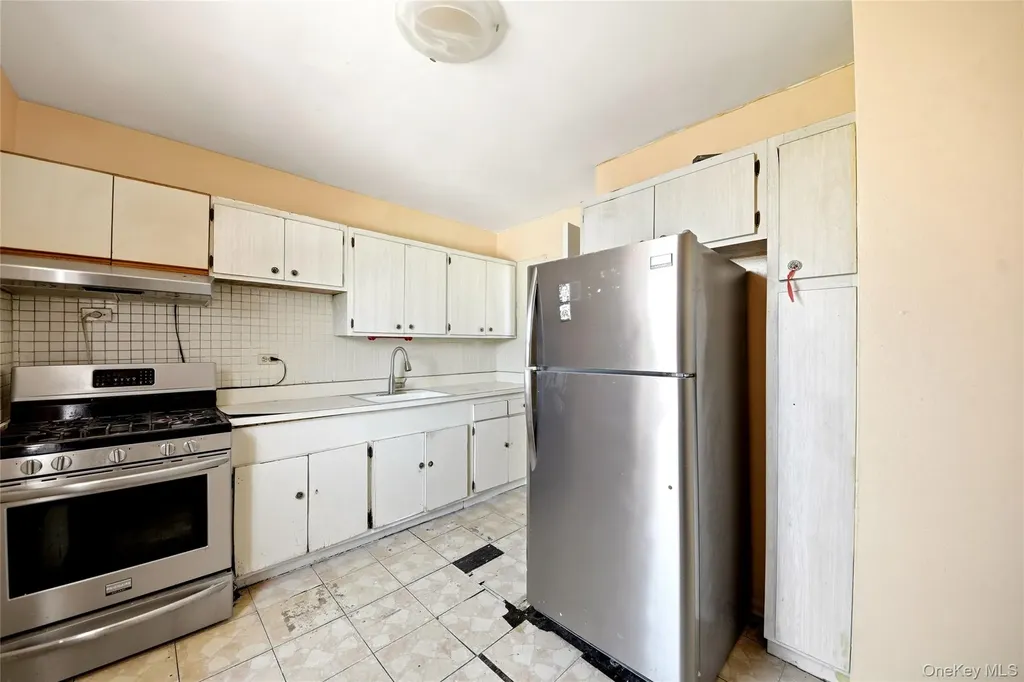 3531 Bronxwood Bronx NY 10469