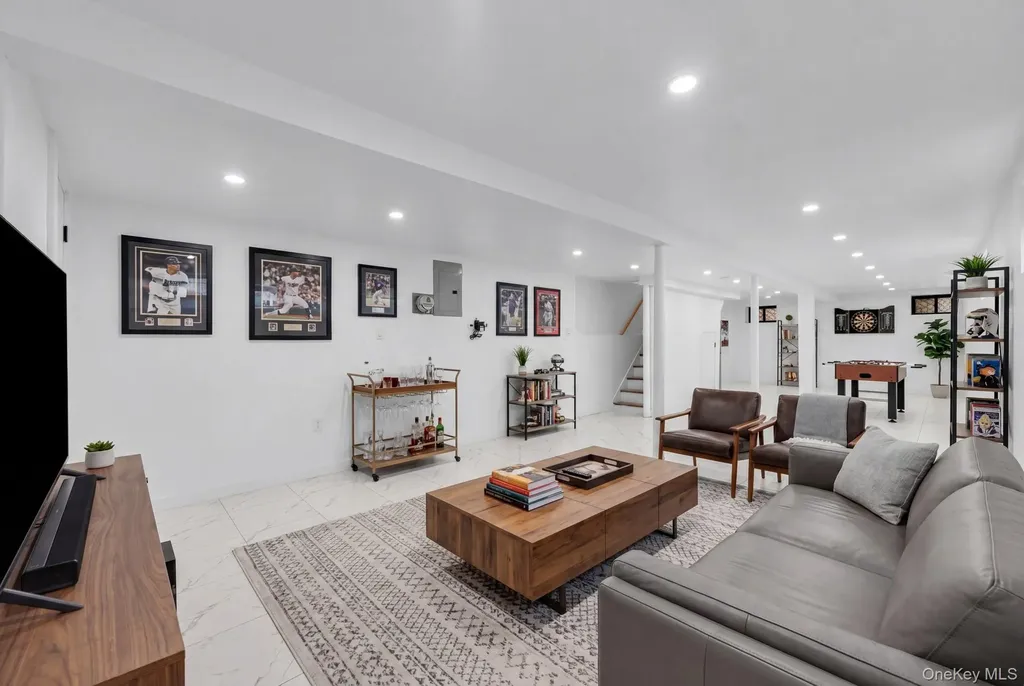 10902 169th Place Jamaica NY 11433