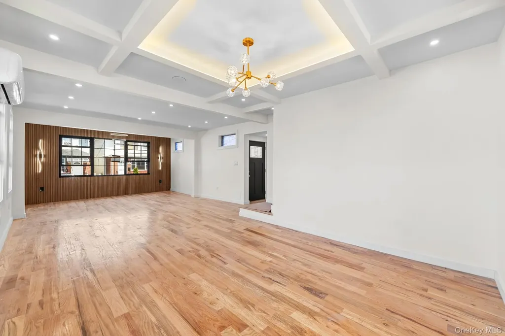 10902 169th Place Jamaica NY 11433