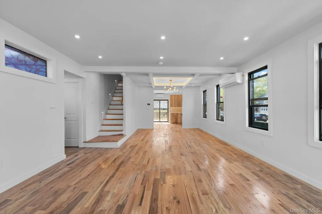 10902 169th Place Jamaica NY 11433