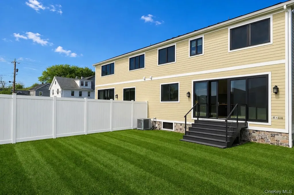 124 Nelson Avenue Harrison NY 10528