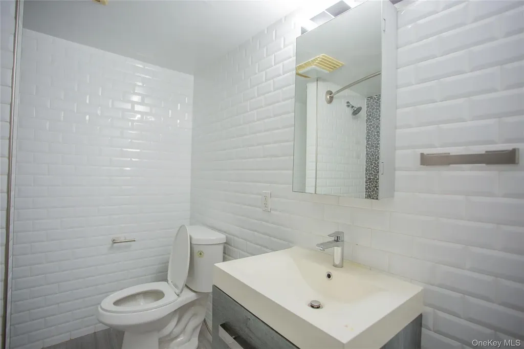 251 W Broadway Long Beach NY 11561