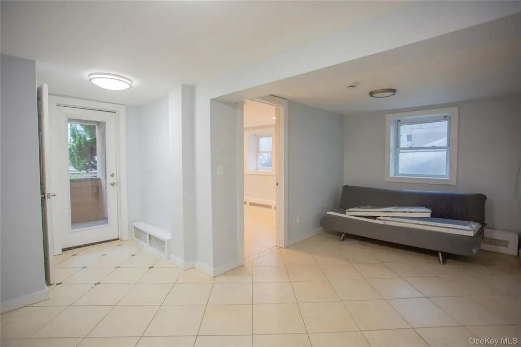 251 W Broadway Long Beach NY 11561