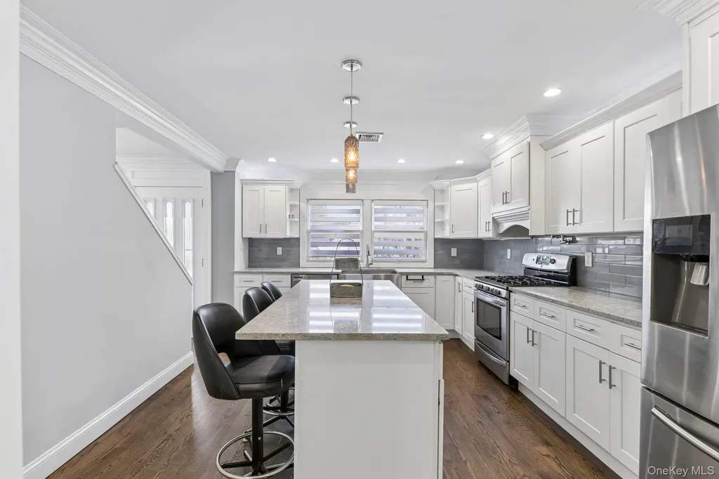 958 Alan Drive Wantagh NY 11793